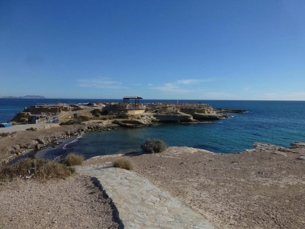 Apartamento Frente al mar, a 10 metros de la playa, vistas increíbles del mar, reformado 2021 !!! El Campello Exterior foto