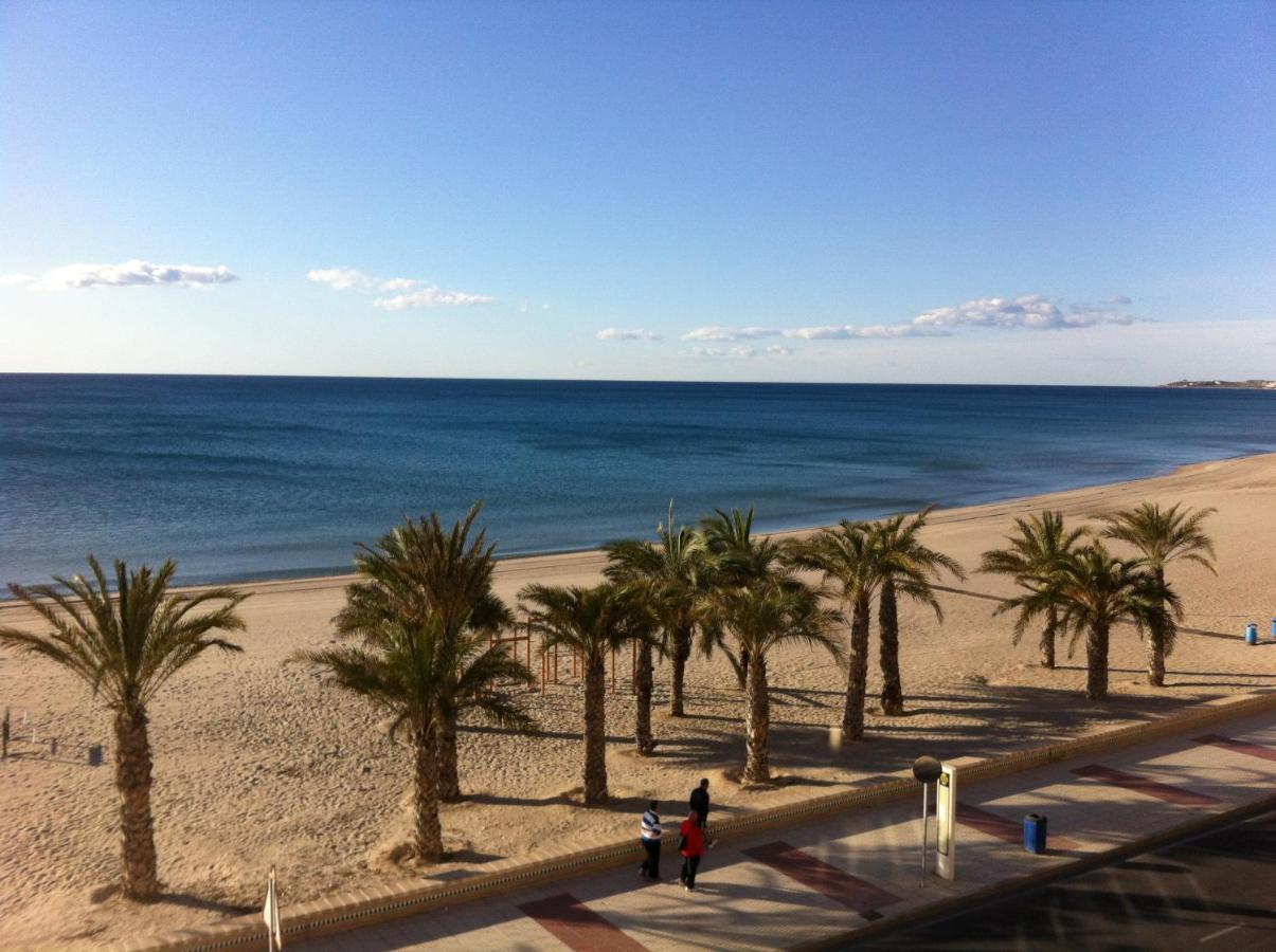 Apartamento Frente al mar, a 10 metros de la playa, vistas increíbles del mar, reformado 2021 !!! El Campello Exterior foto