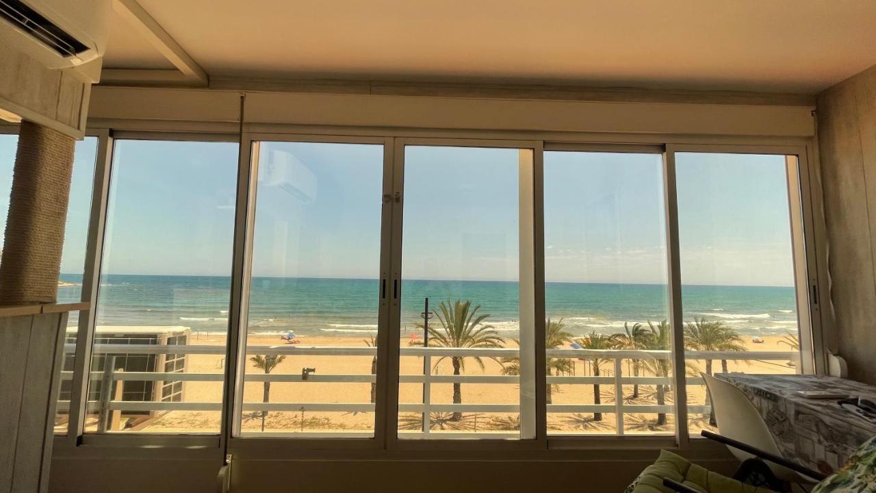 Apartamento Frente al mar, a 10 metros de la playa, vistas increíbles del mar, reformado 2021 !!! El Campello Exterior foto